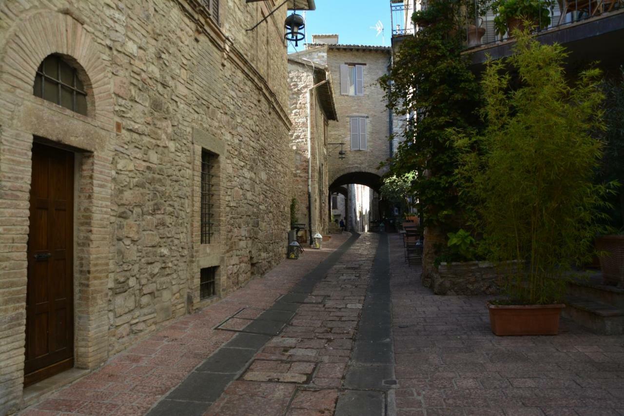 Palazzo Calocci Appartamenti In Assisi Exterior photo